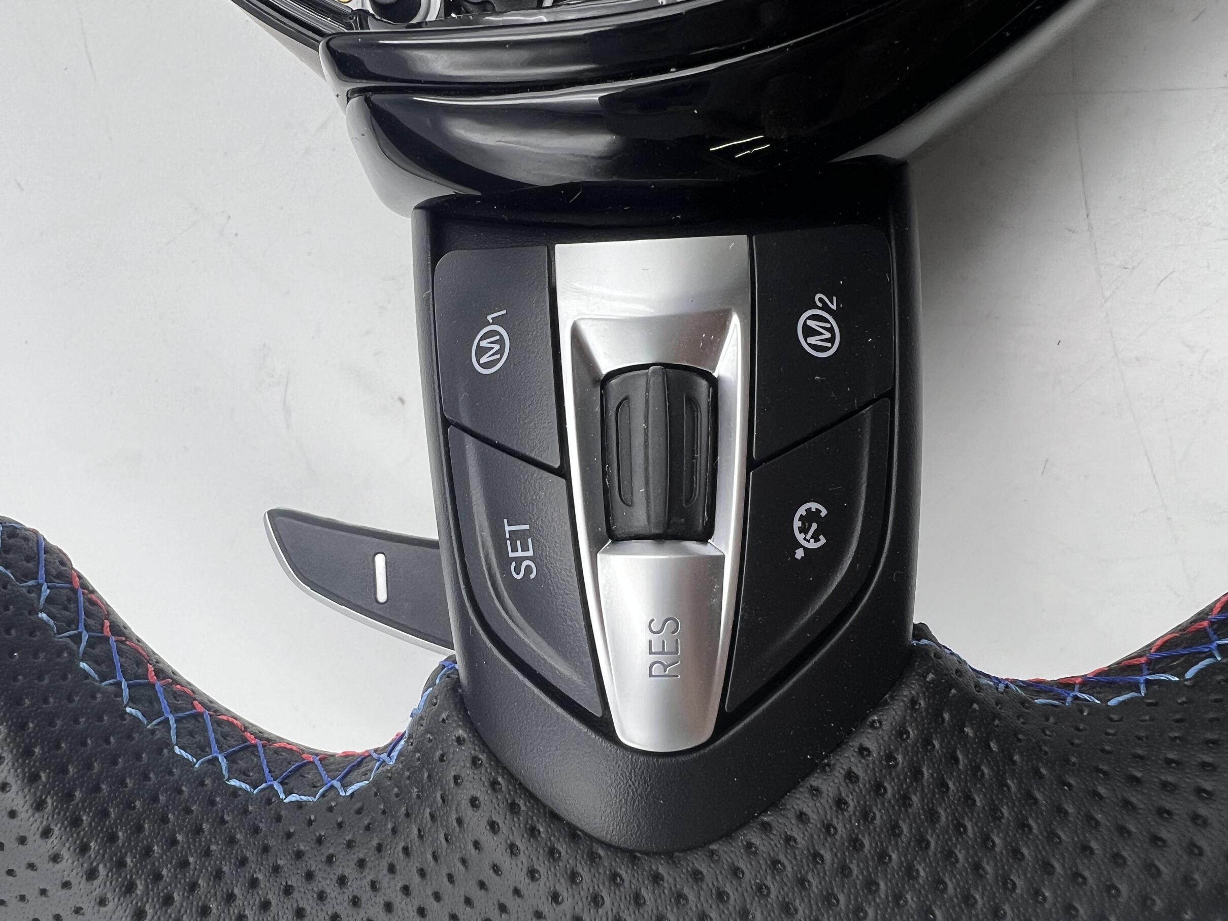 Steering Wheel (Paddle Lengthblack Leather (Black Trim Cover)